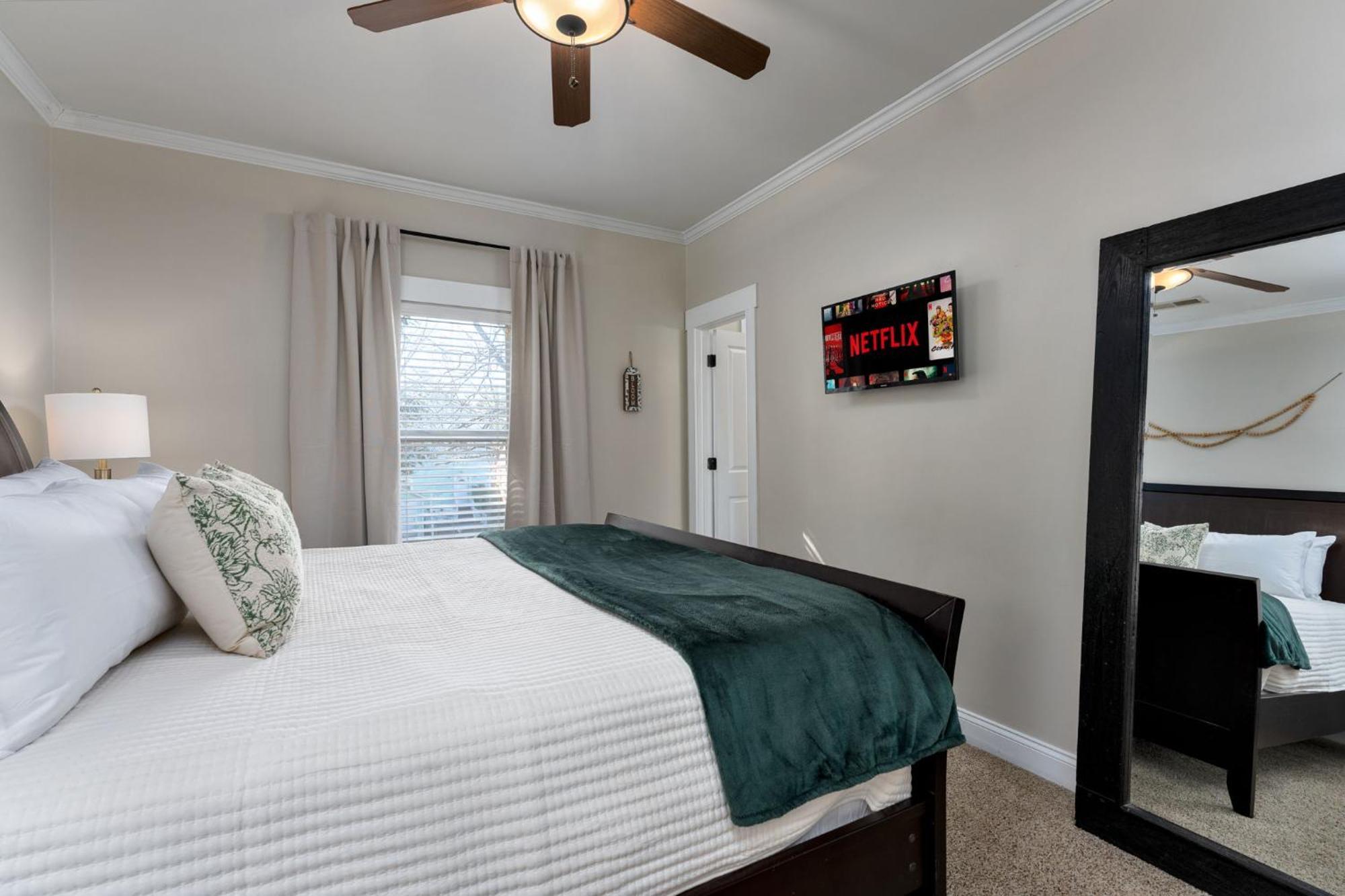 Downtown Wilmington Home ~ Pet Friendly Экстерьер фото