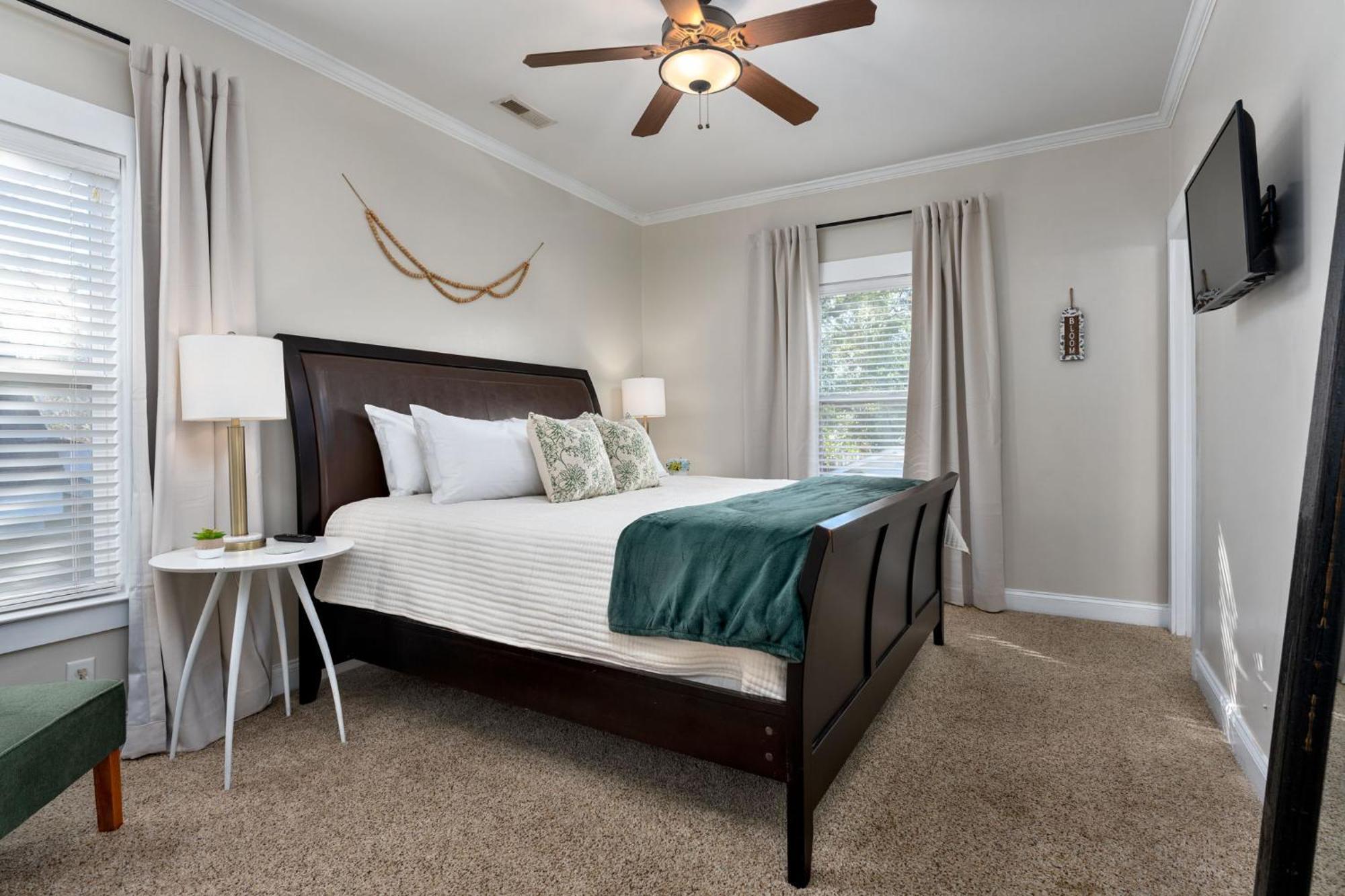 Downtown Wilmington Home ~ Pet Friendly Экстерьер фото